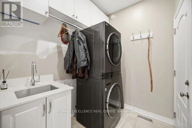 22 WARDLAW AVENUE - 25