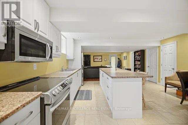 22 WARDLAW AVENUE - 28