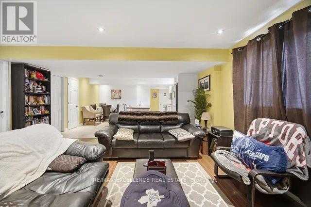 22 WARDLAW AVENUE - 36