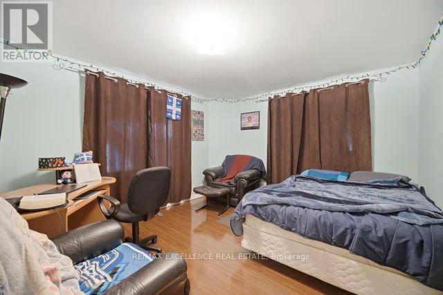 22 WARDLAW AVENUE - 40