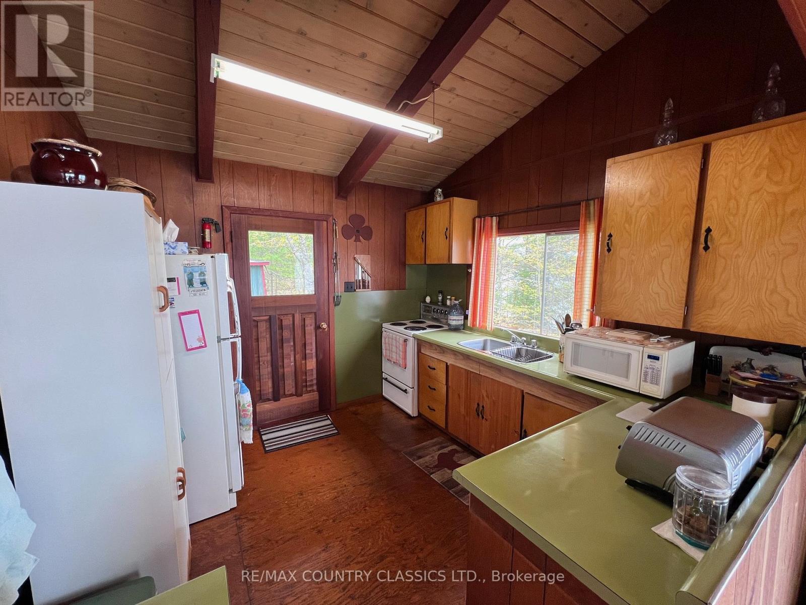 910 WESLEMKOON LAKE - 18