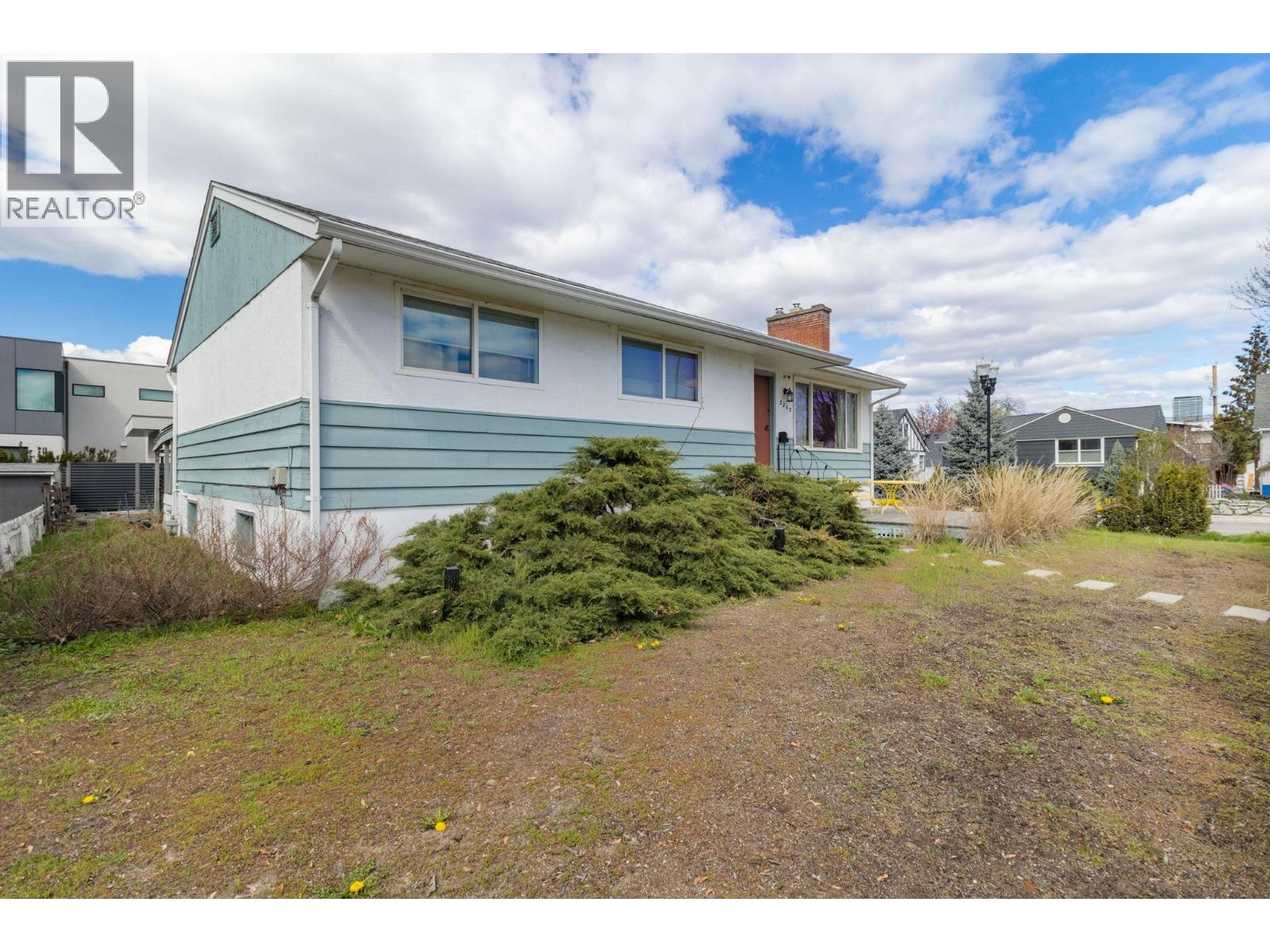  2362 Abbott Street, Kelowna