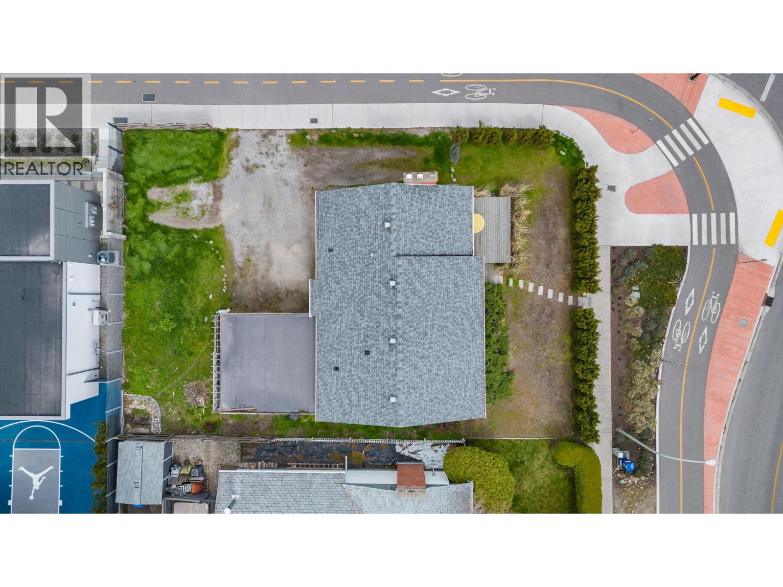  2362 Abbott Street, Kelowna