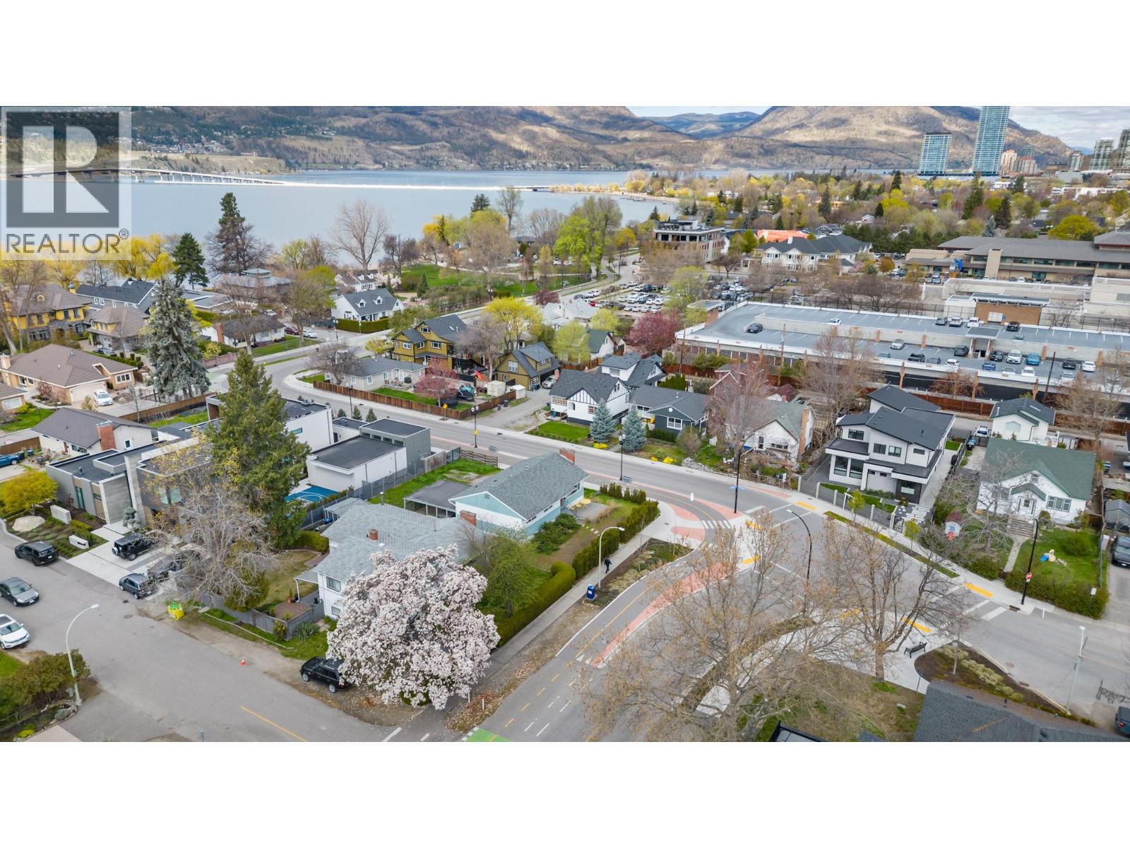  2362 Abbott Street, Kelowna