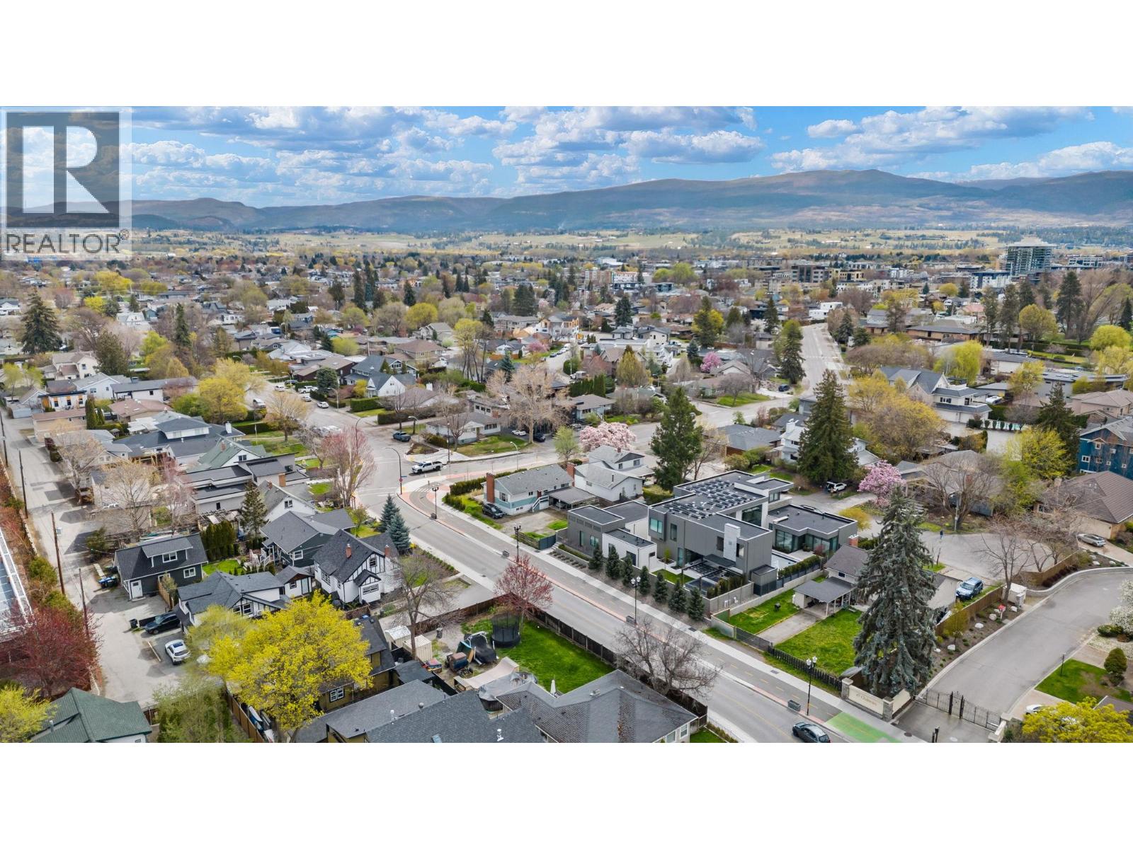  2362 Abbott Street, Kelowna