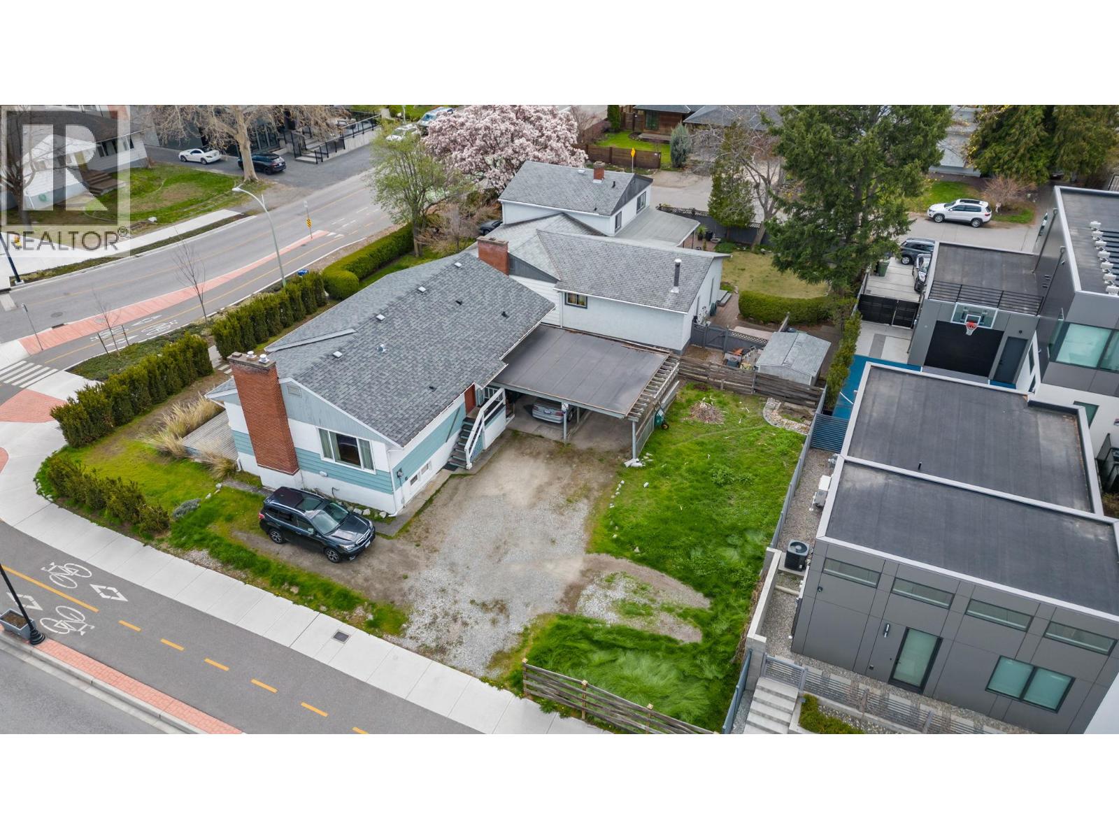  2362 Abbott Street, Kelowna