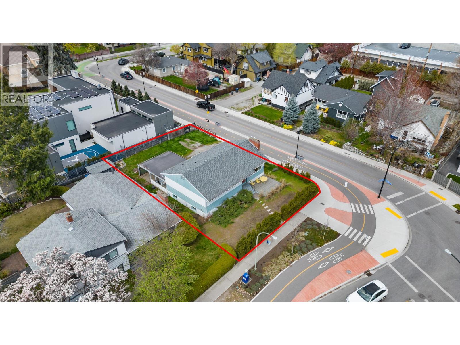  2362 Abbott Street, Kelowna