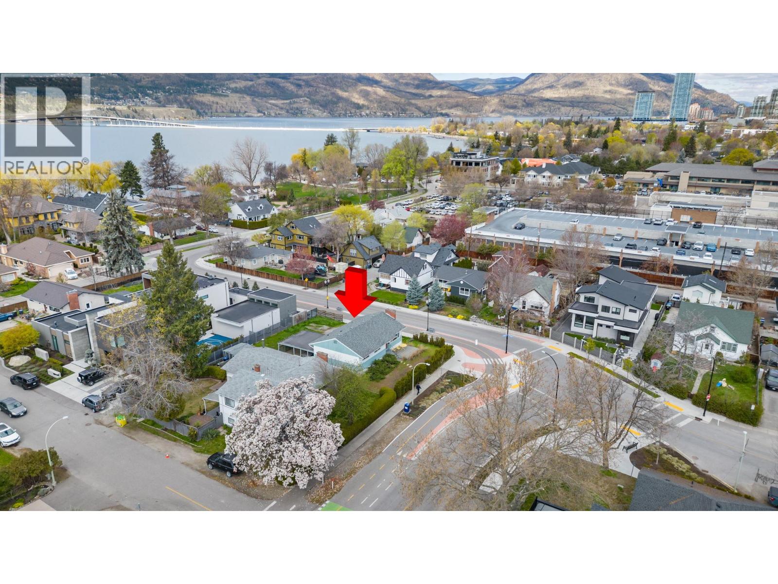  2362 Abbott Street, Kelowna