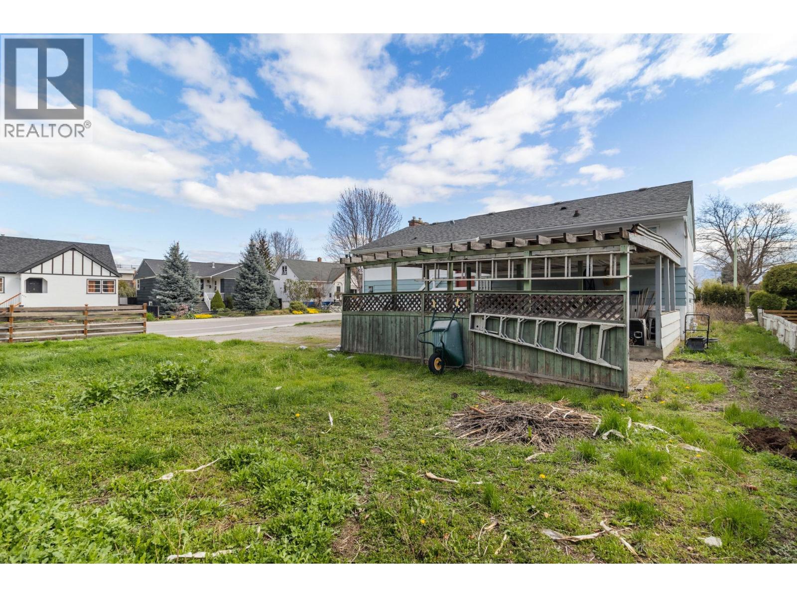  2362 Abbott Street, Kelowna