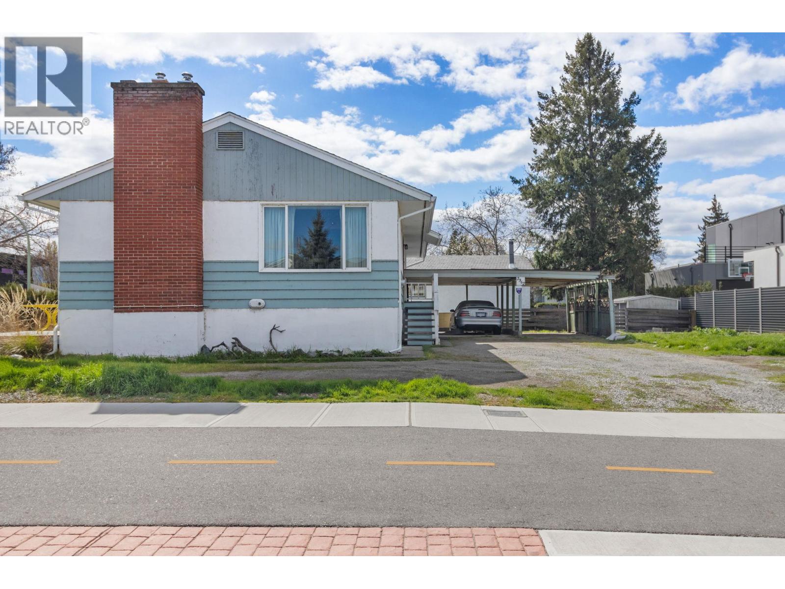  2362 Abbott Street, Kelowna