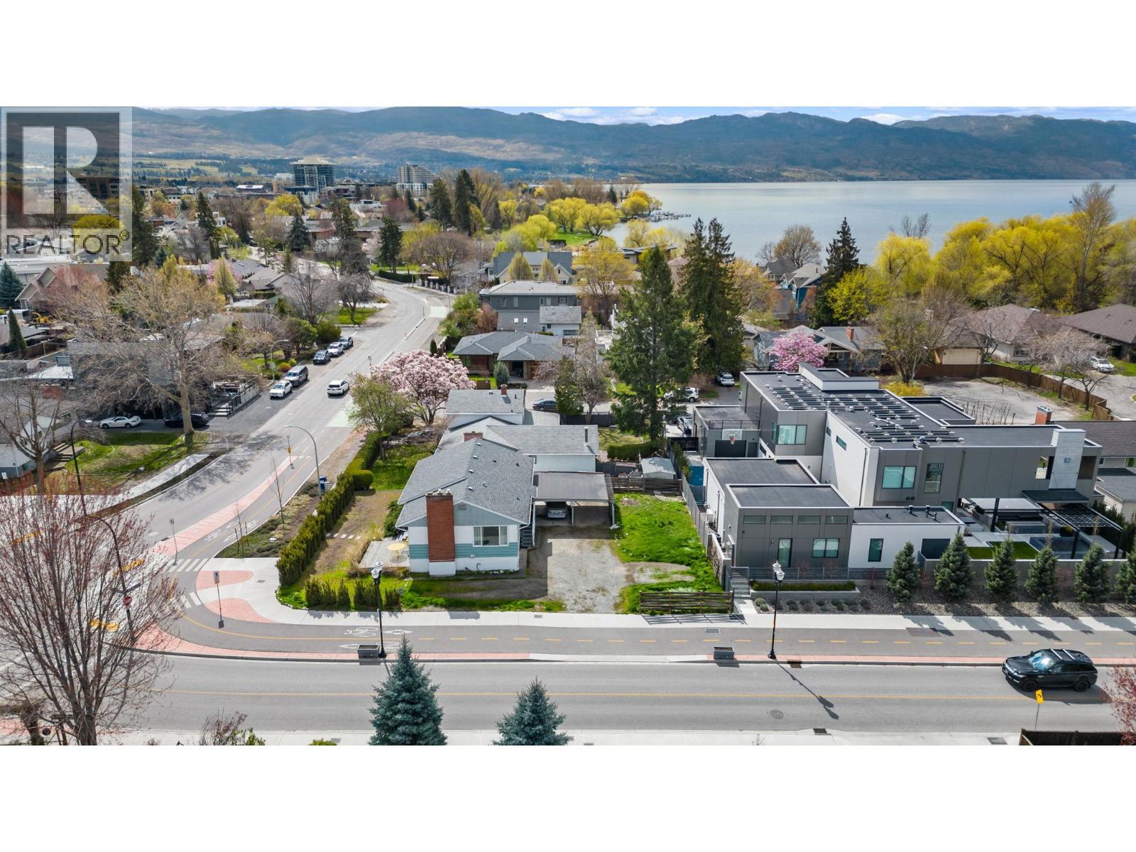  2362 Abbott Street, Kelowna