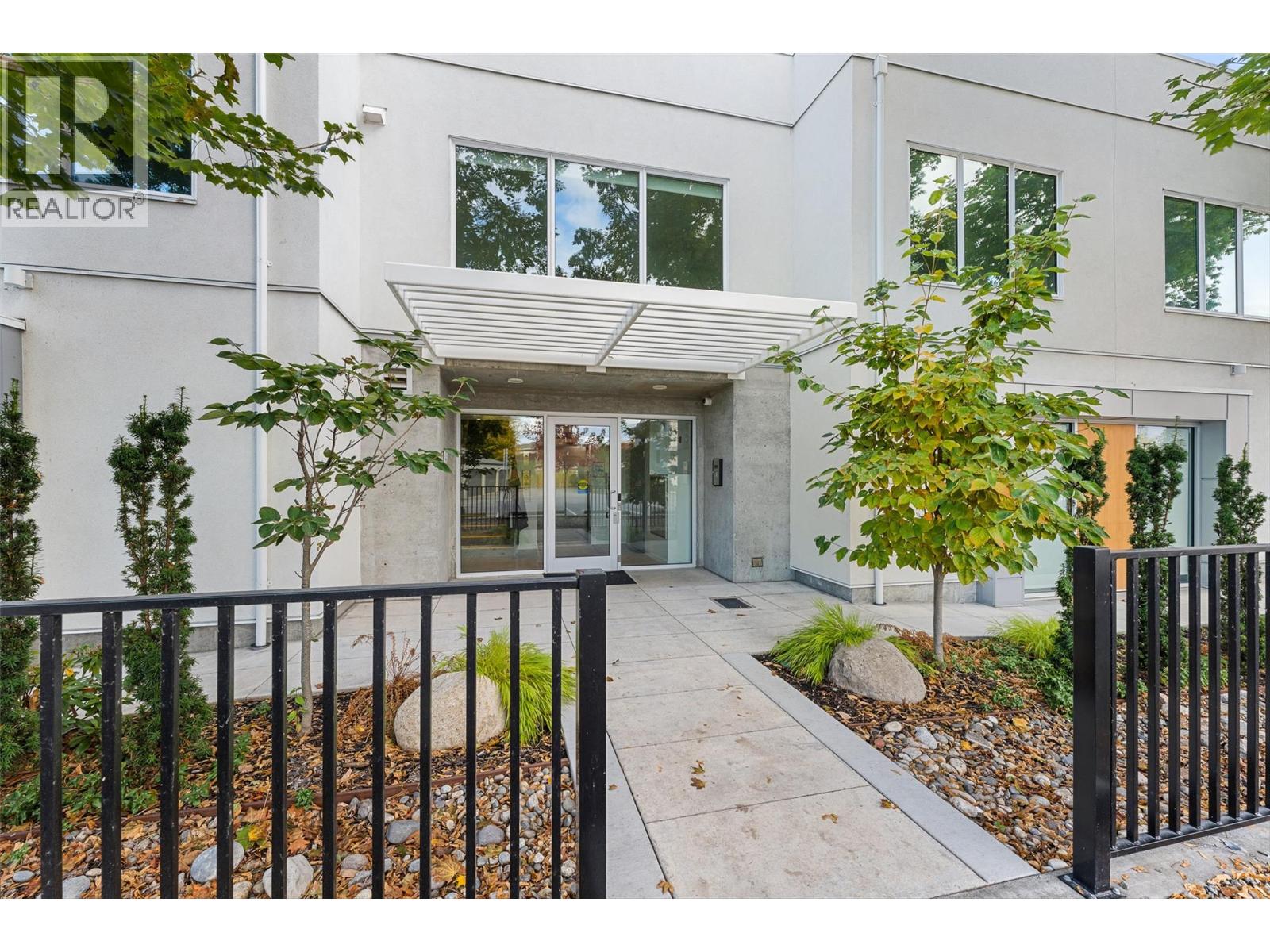4071 Lakeshore Road Unit# 402, Kelowna