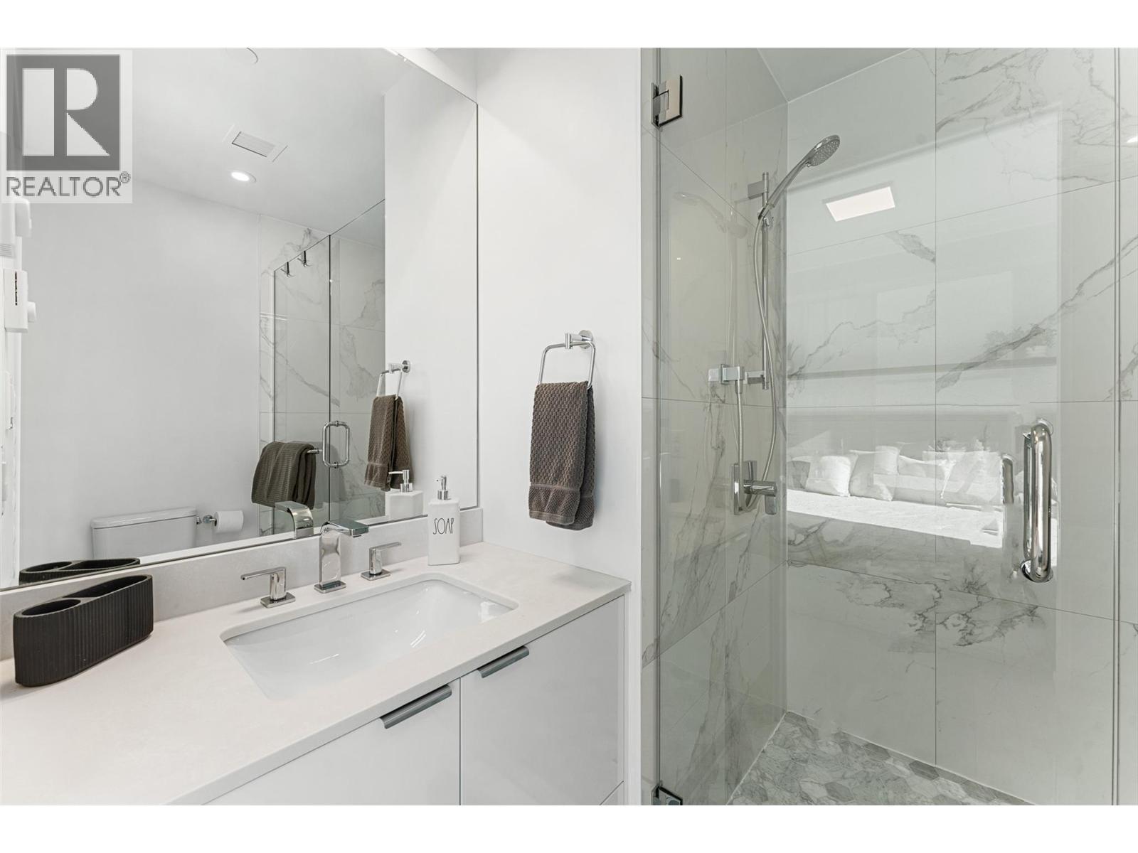 4071 Lakeshore Road Unit# 402, Kelowna