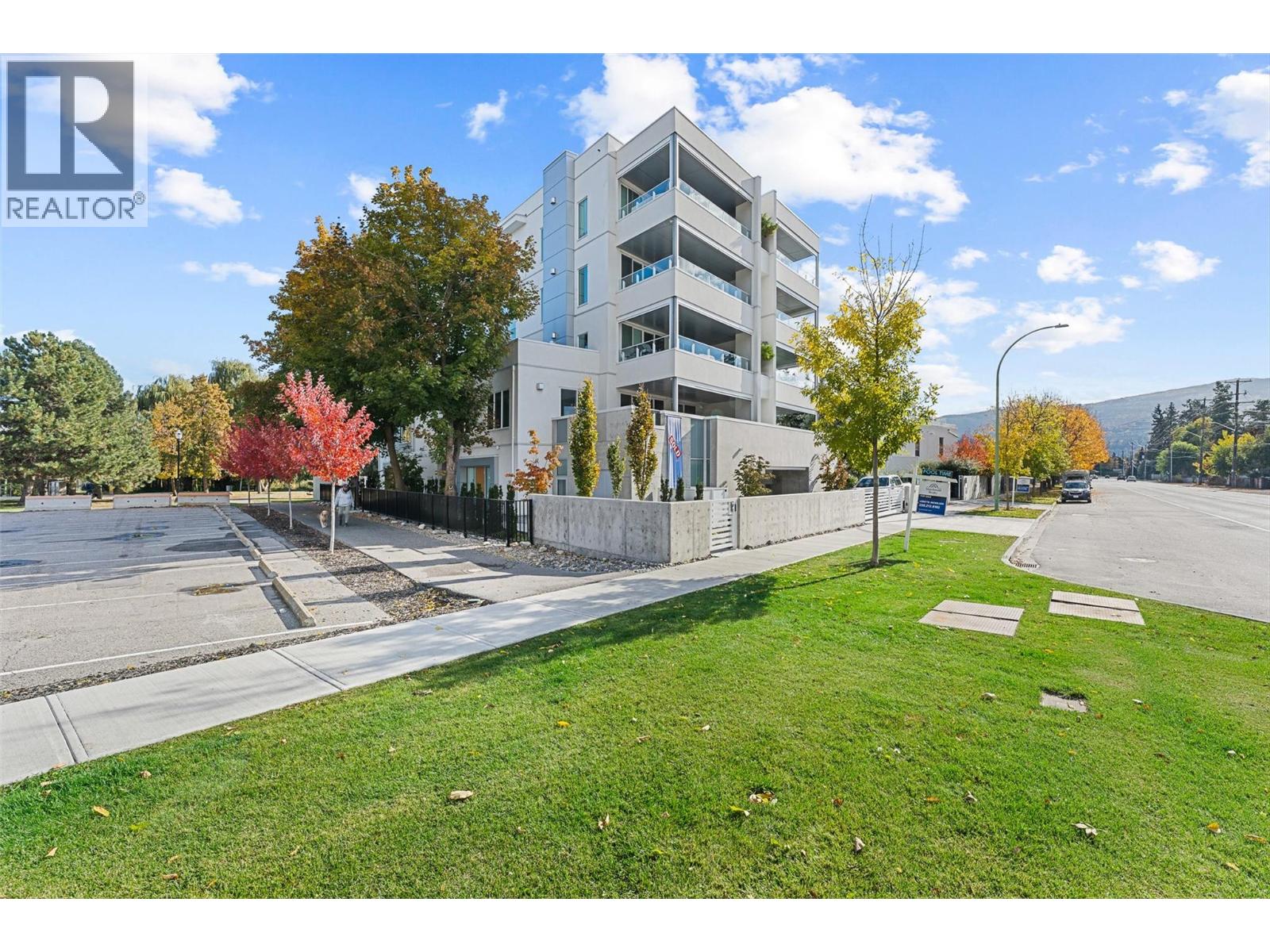 4071 Lakeshore Road Unit# 402, Kelowna