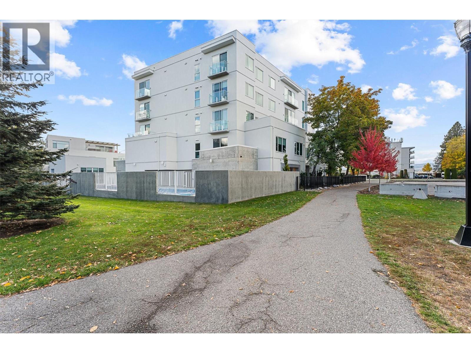 4071 Lakeshore Road Unit# 402, Kelowna