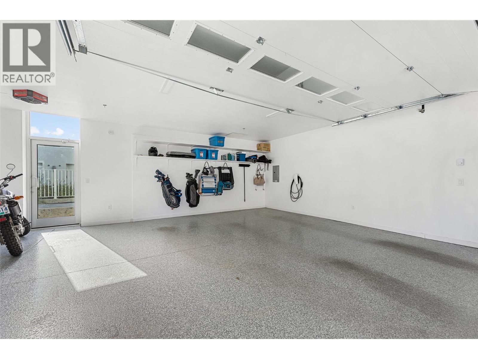 4071 Lakeshore Road Unit# 402, Kelowna