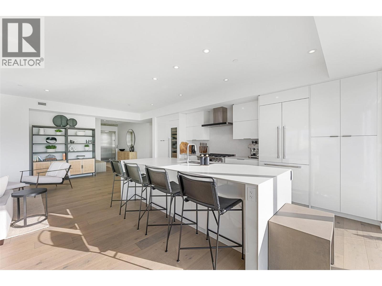 4071 Lakeshore Road Unit# 402, Kelowna