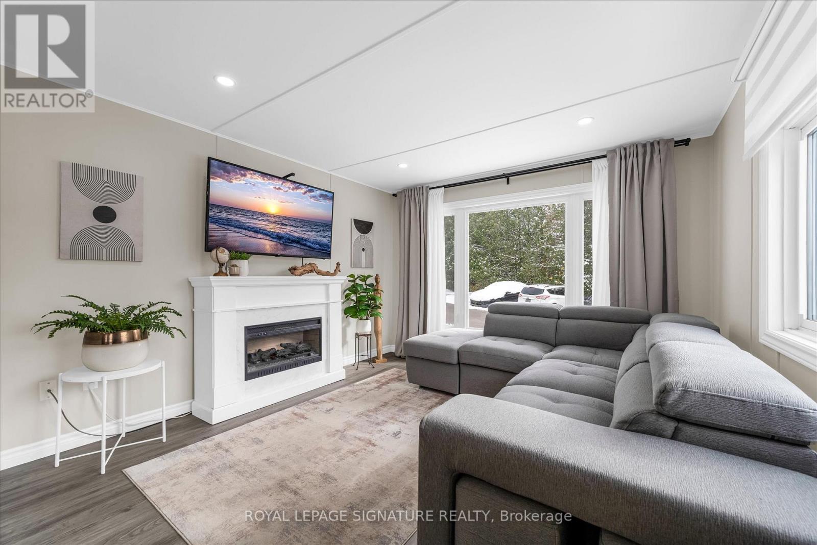 40 HILLSIDE CRESCENT - 6