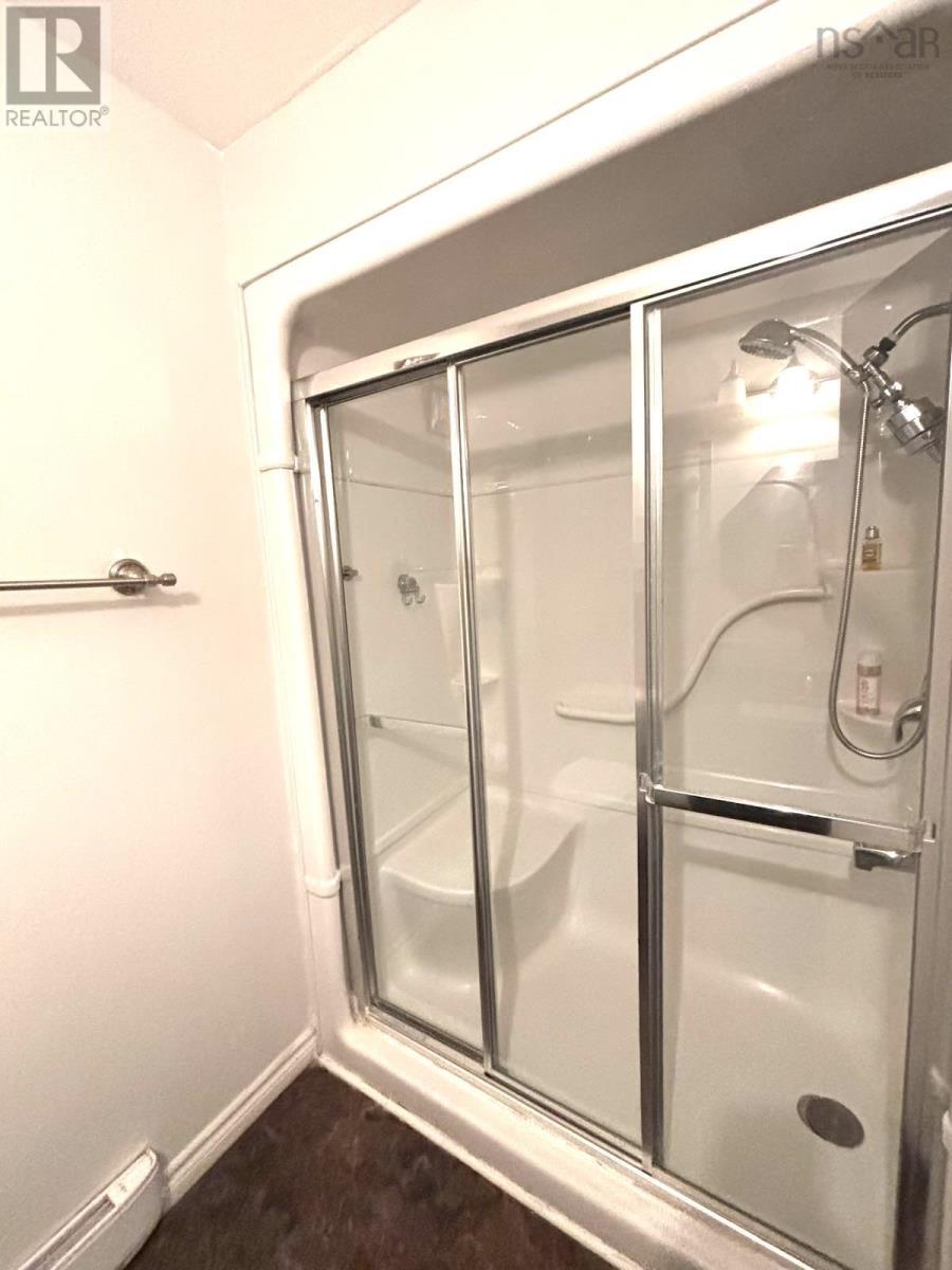 Property 23 of 31 of 87 Lincoln Cross