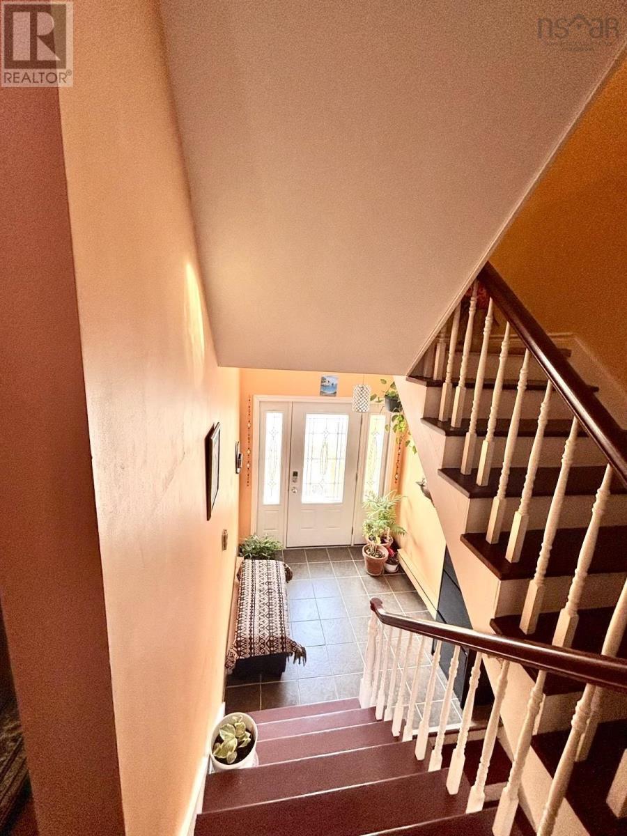 Property 3 of 31 of 87 Lincoln Cross