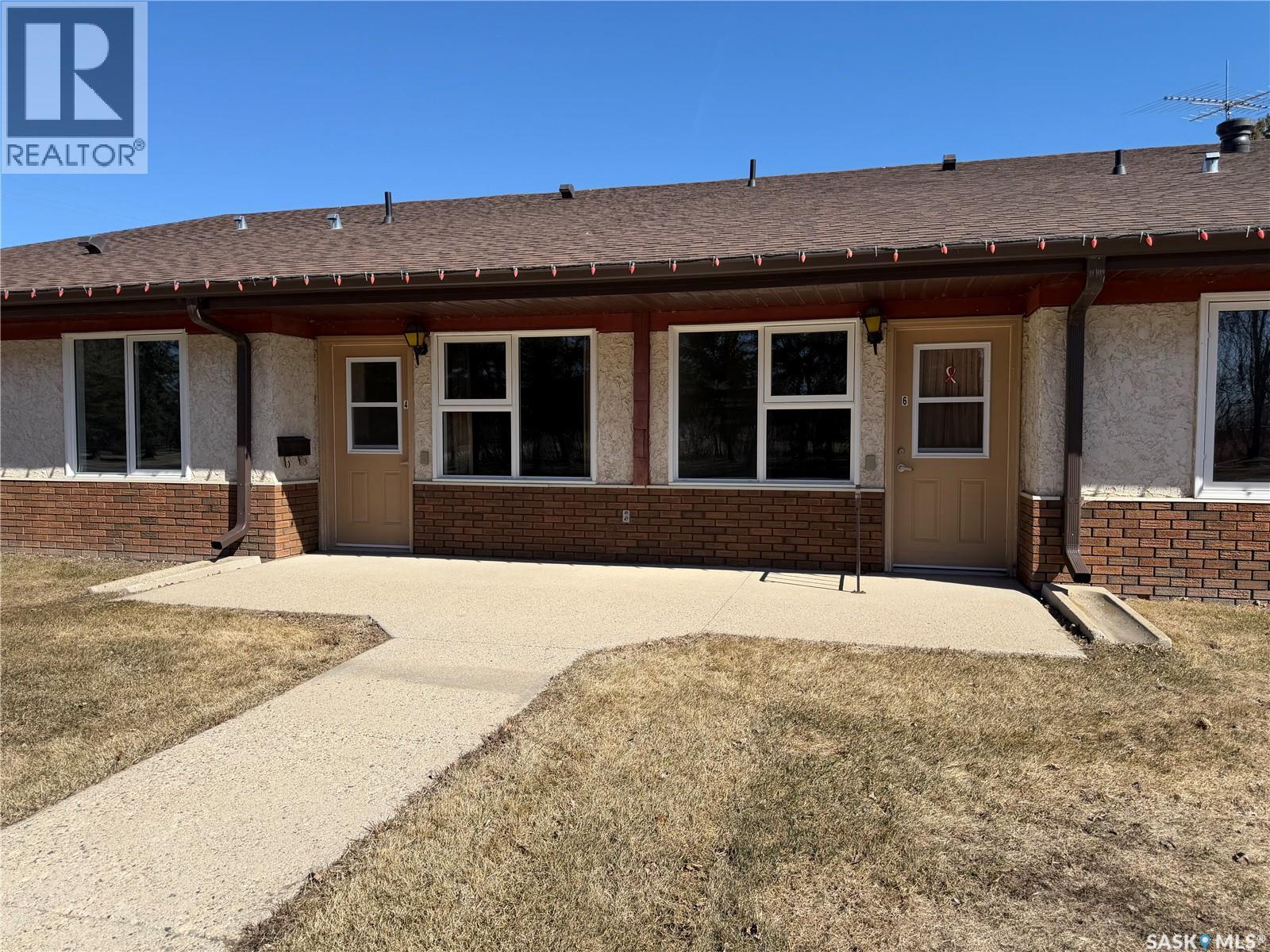 704 Assiniboia AVENUE - 2