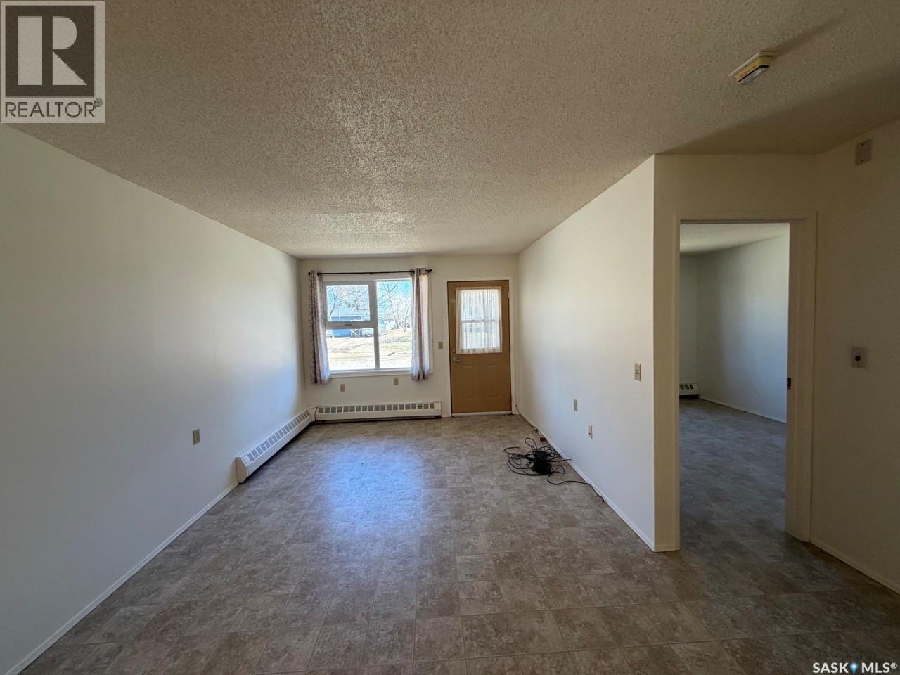 704 Assiniboia AVENUE - 40