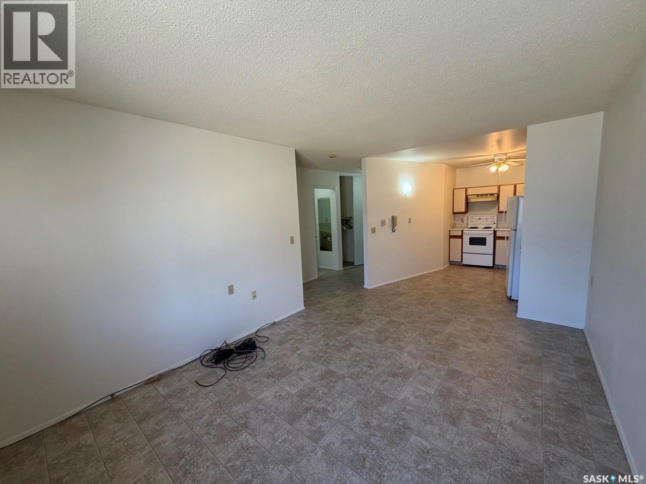 704 Assiniboia AVENUE - 41