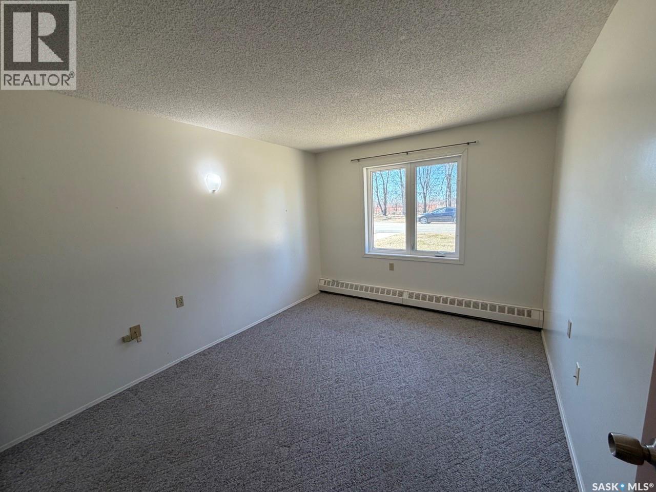 704 Assiniboia AVENUE - 45