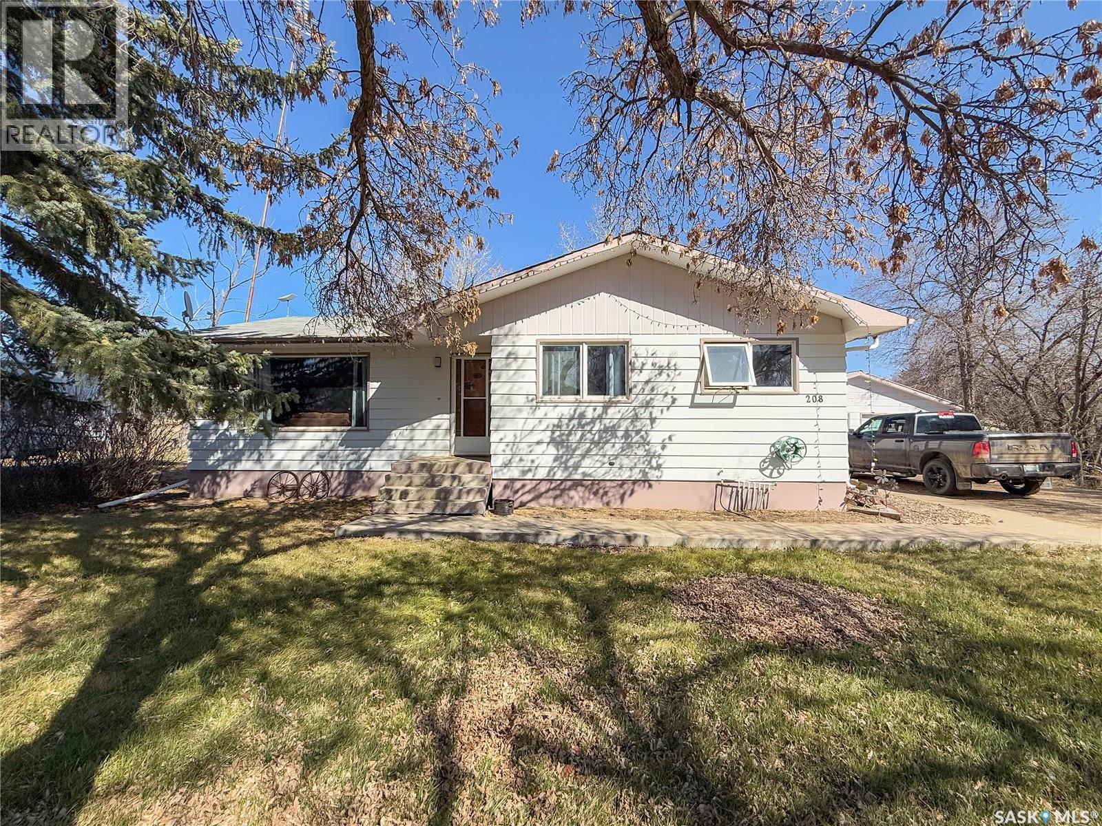 208 1st STREET E - photo 2