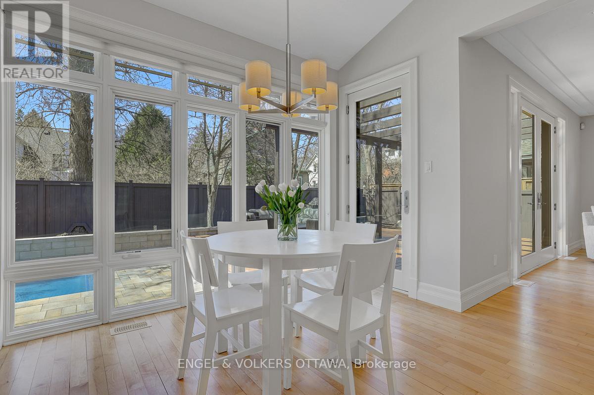 592 BRIERWOOD AVENUE - 14