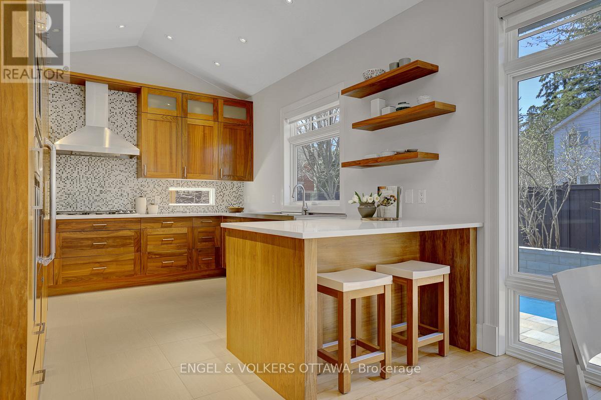 592 BRIERWOOD AVENUE - 16