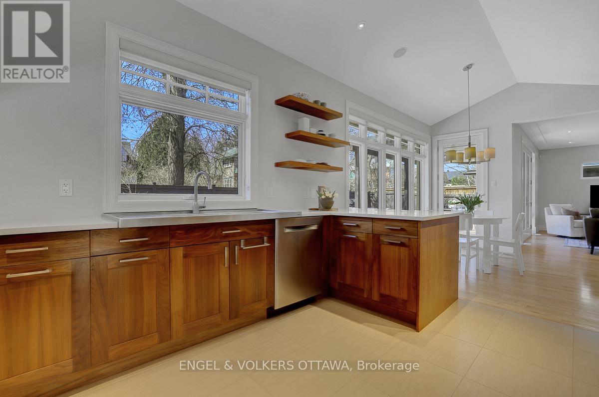 592 BRIERWOOD AVENUE - 19