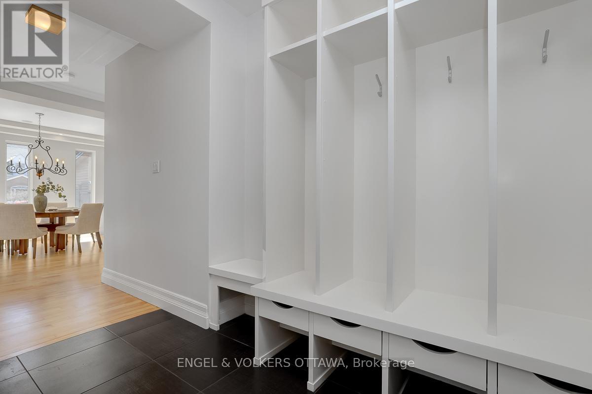 592 BRIERWOOD AVENUE - 23