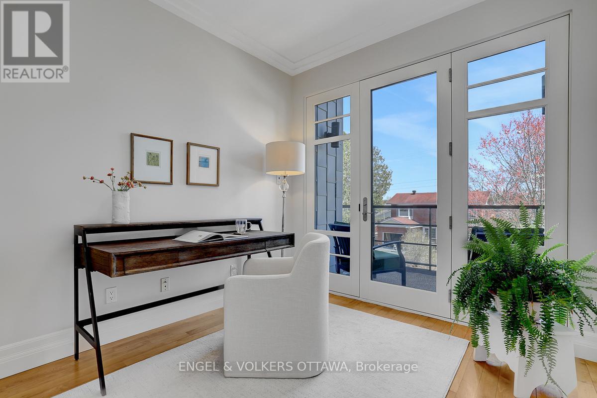 592 BRIERWOOD AVENUE - 27