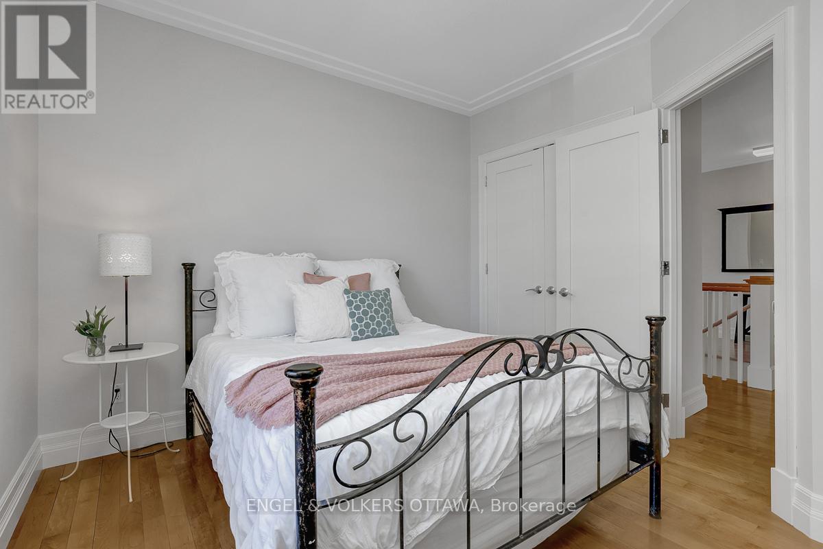592 BRIERWOOD AVENUE - 36