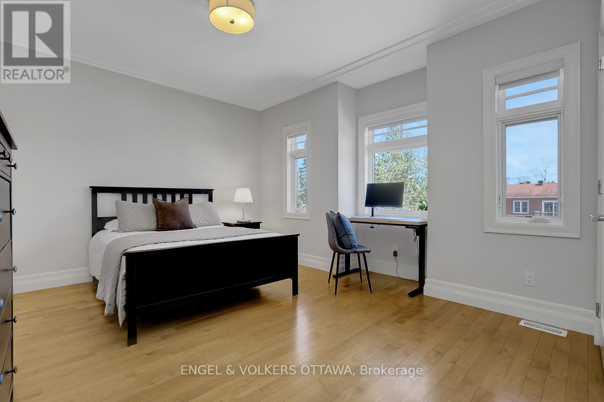 592 BRIERWOOD AVENUE - 37