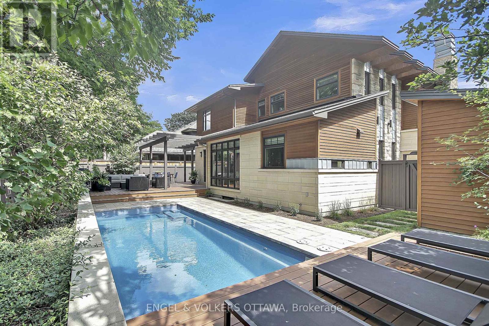 592 BRIERWOOD AVENUE - 48
