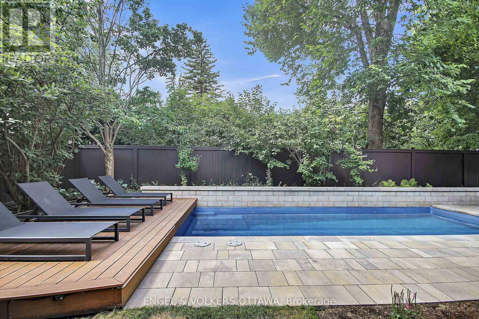 592 BRIERWOOD AVENUE - 49