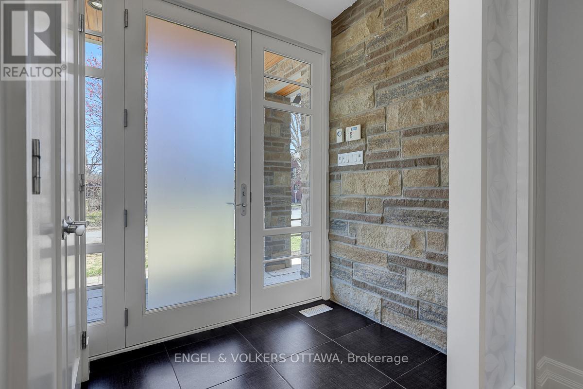 592 BRIERWOOD AVENUE - 6