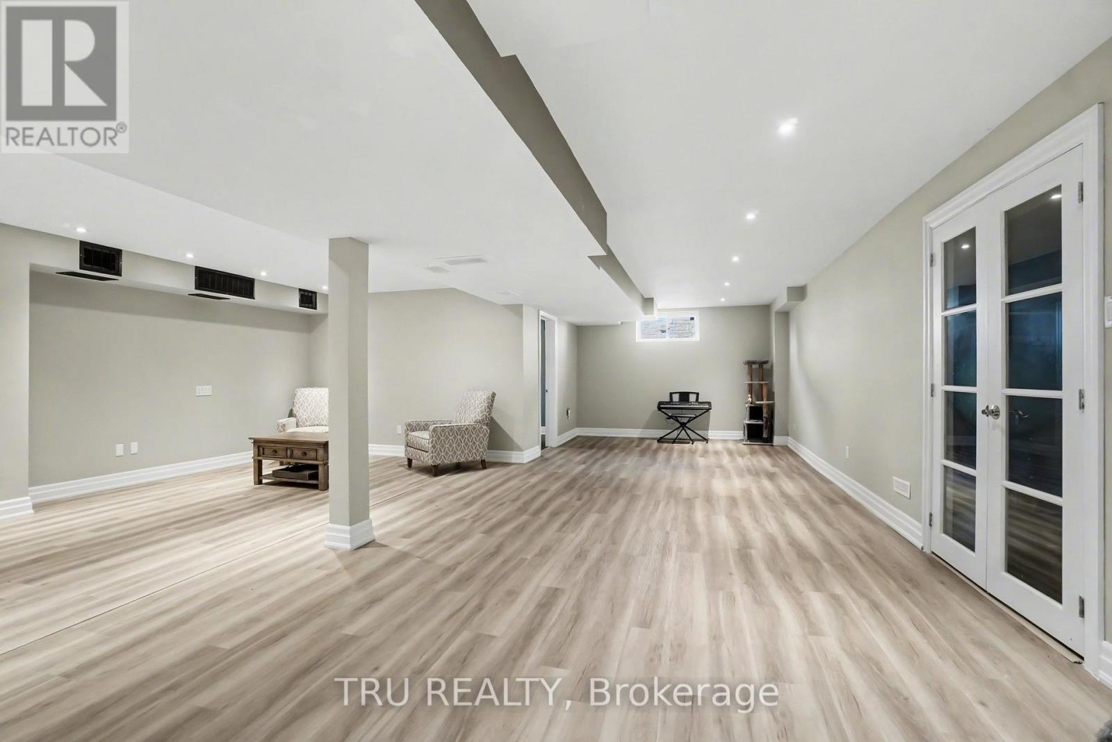 6796 SUNCREST DRIVE - 39