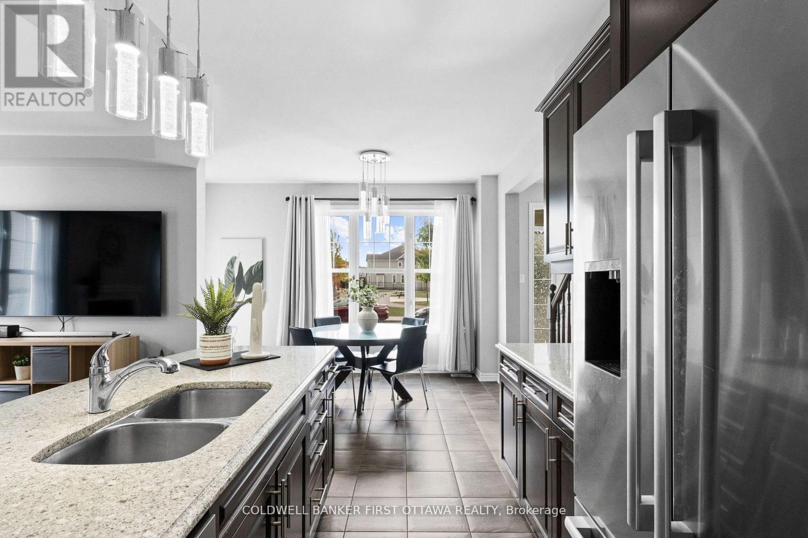 619 DUNDONALD DRIVE - 18