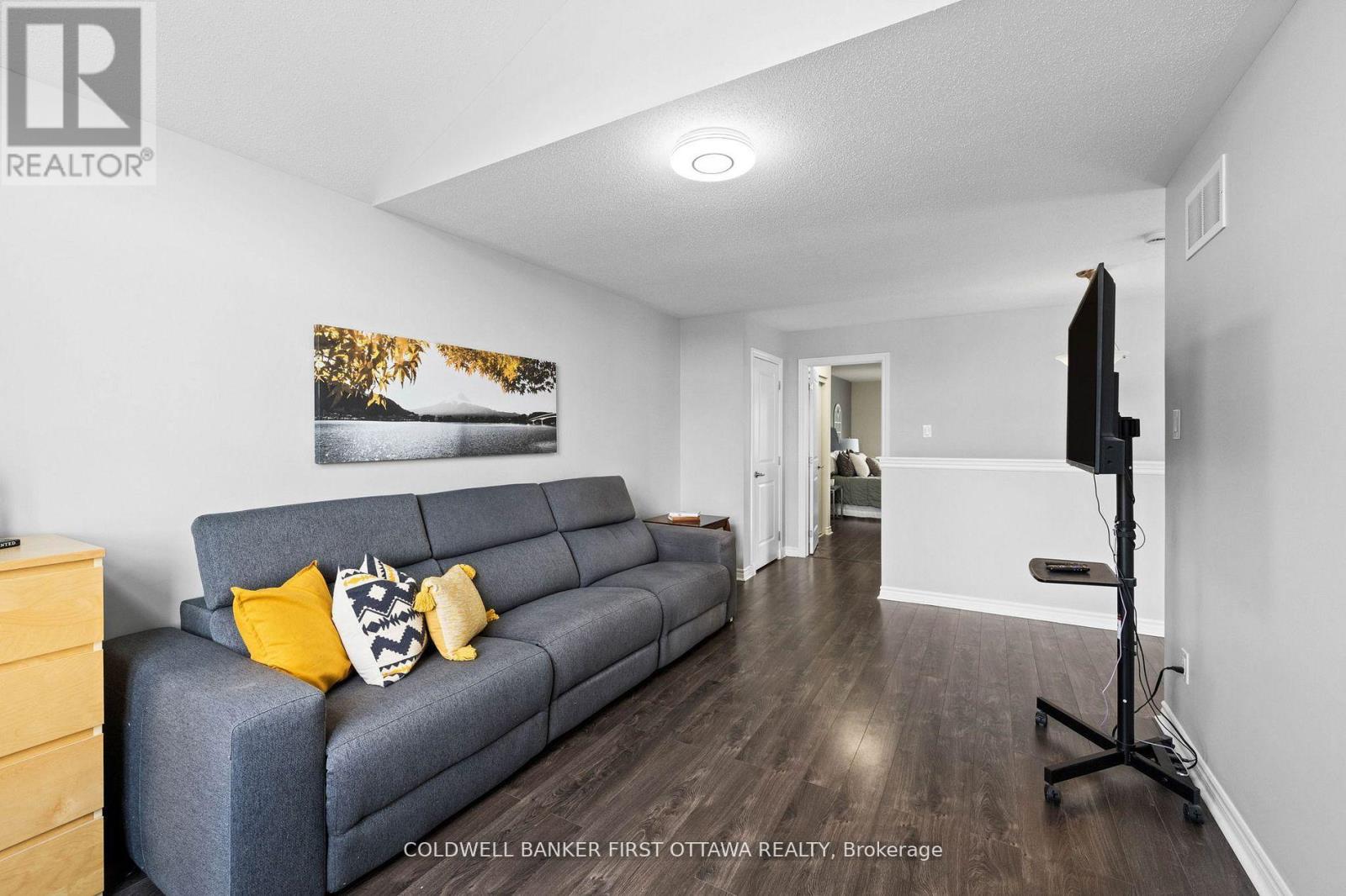 619 DUNDONALD DRIVE - 20
