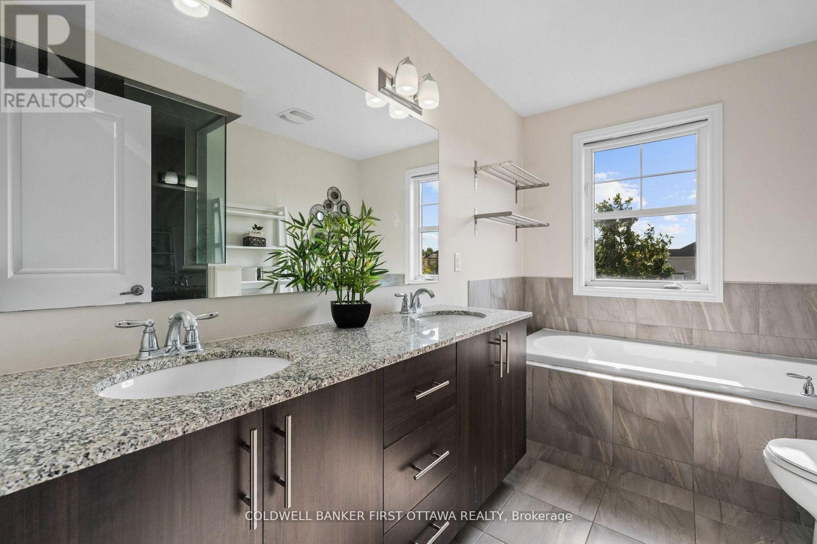 619 DUNDONALD DRIVE - 24
