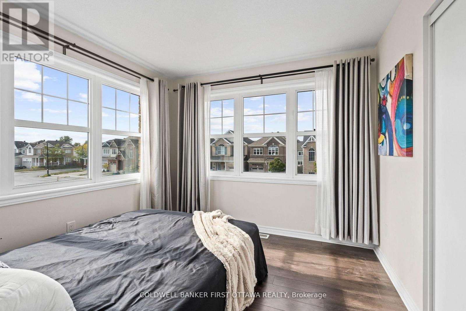 619 DUNDONALD DRIVE - 27