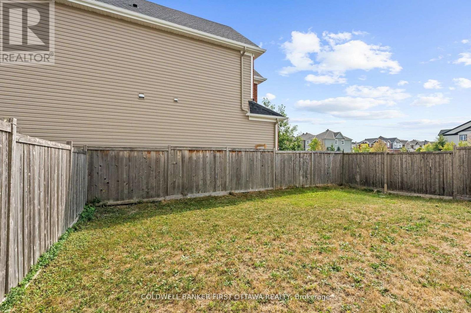 619 DUNDONALD DRIVE - 35