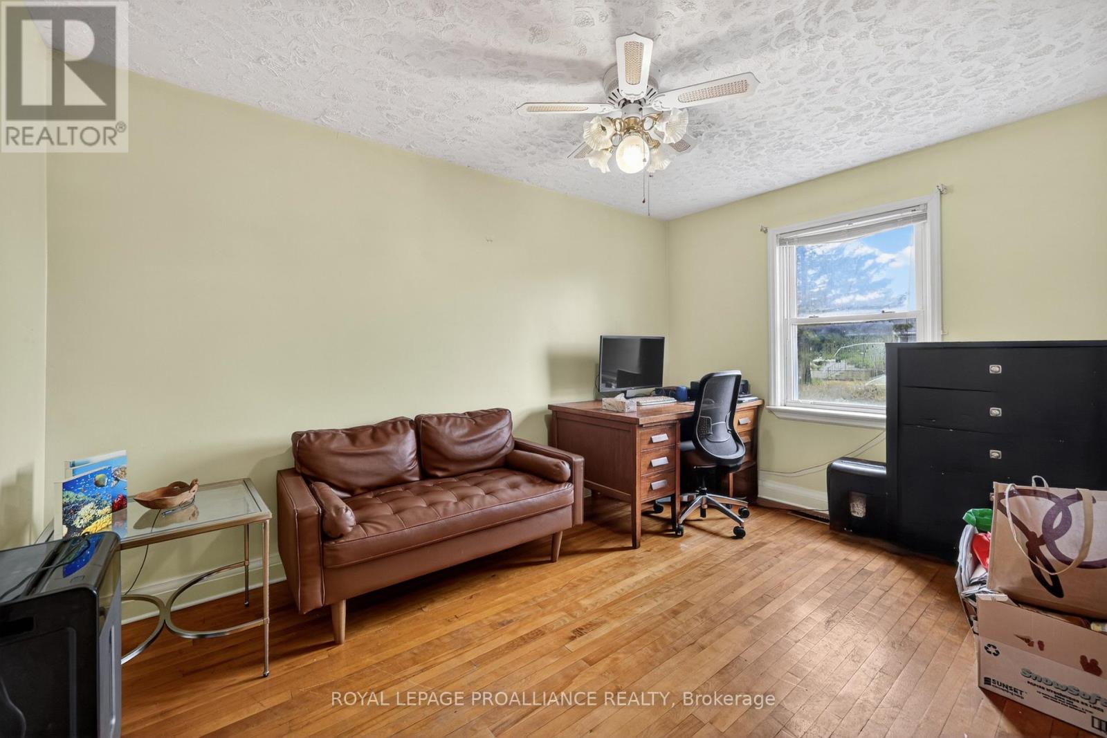 230 HELEN STREET N - 14