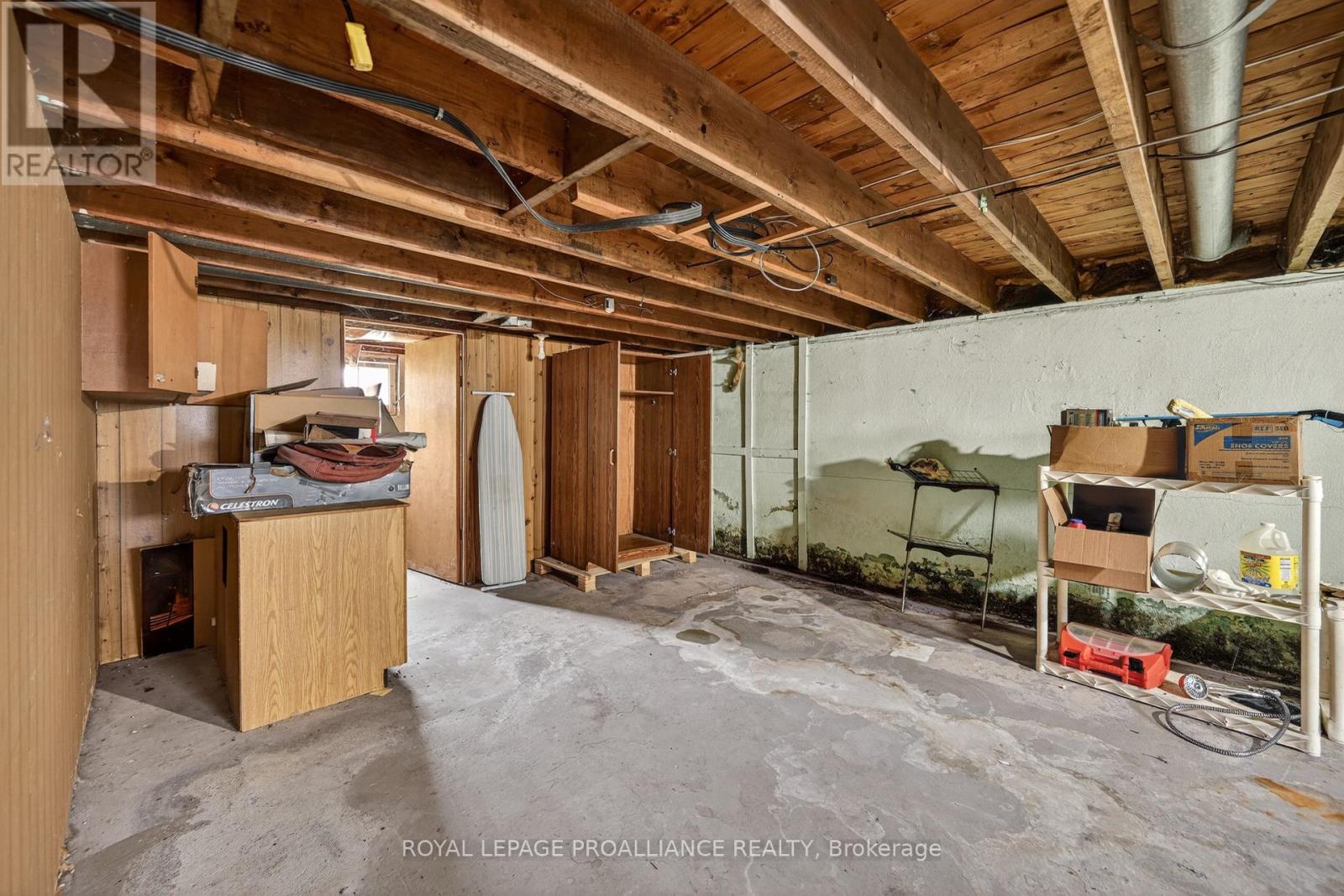 230 HELEN STREET N - 20