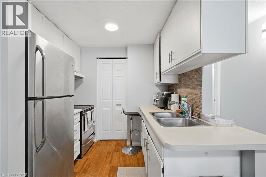 30 BRIDGE Street W Unit# 205, Kitchener, Ontario, N2K1K4 — Photo 5