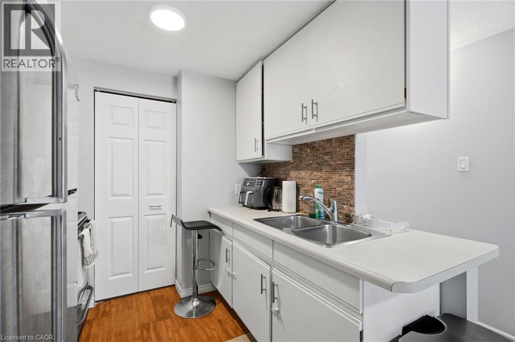 30 BRIDGE Street W Unit# 205, Kitchener, Ontario, N2K1K4 — Photo 7