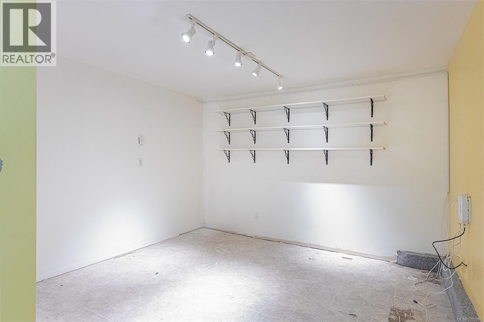 3711 Grange Rd - 38
